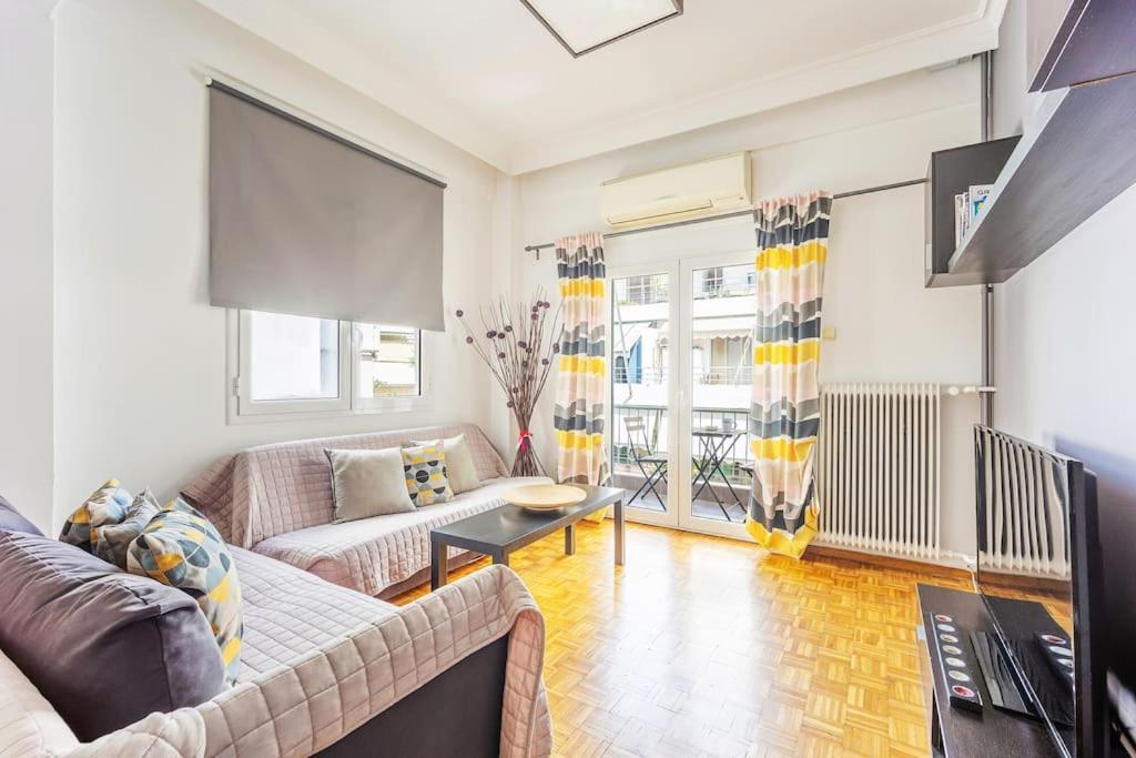 Apartment In The Middle Of Everything Athen Exterior foto
